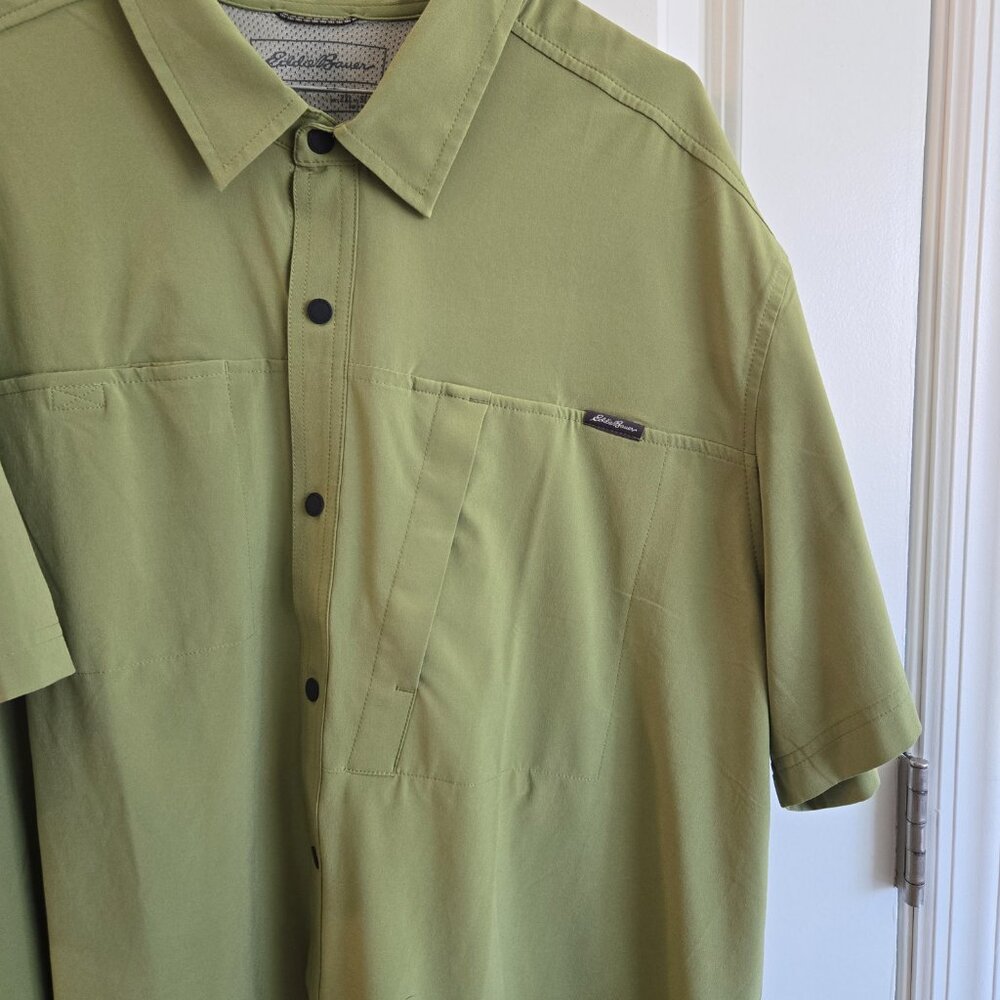 Eddie Bauer Men's UPF Guide 2.0 Short-Sleeve Shirt - Picture 2 of 6